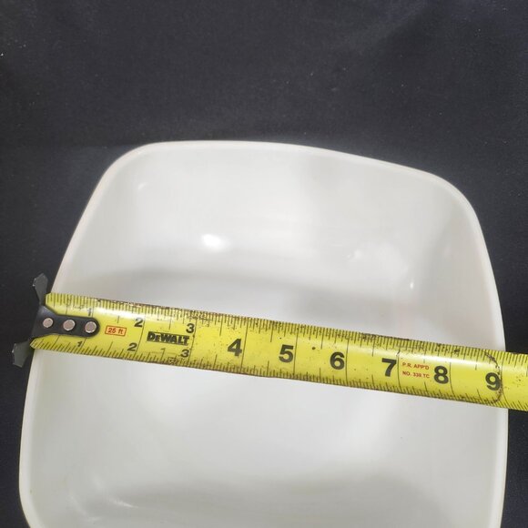 Vintage Pyrex 9 Inch Square Bowl - Picture 5 of 6